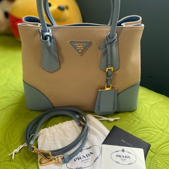 Prada two way Handbag - Picture 5 of 17